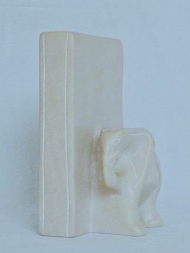 Buchstütze Elefant aus Speckstein (H ± 15 cm)